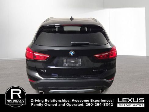 Used 2022 BMW X1 xDrive28i w/ Convenience Package AWD/4WD image 9