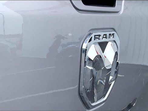 Used 2024 RAM 1500 Laramie AWD/4WD image 30