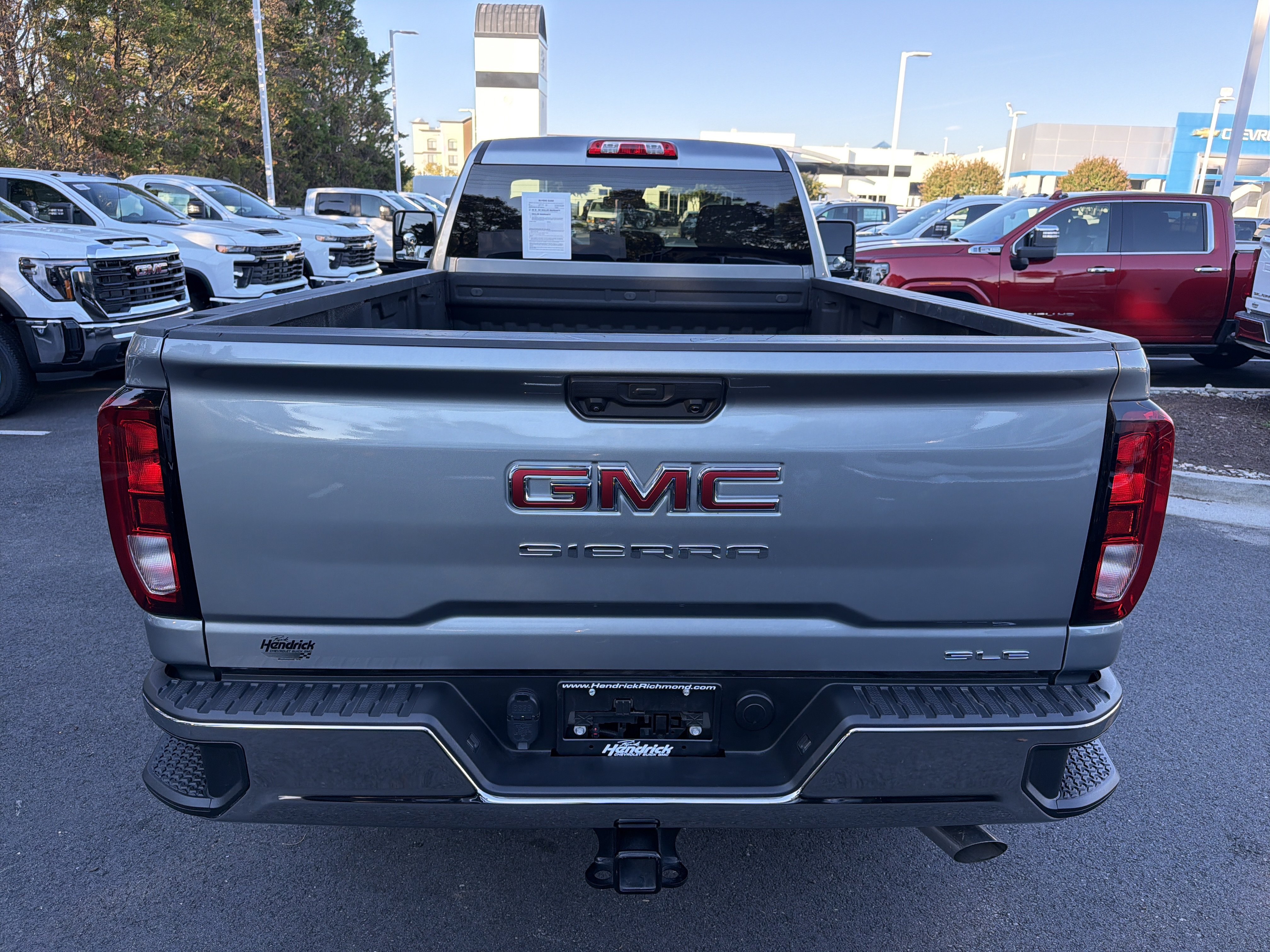 Used 2025 GMC Sierra 2500 SLE AWD/4WD image 9