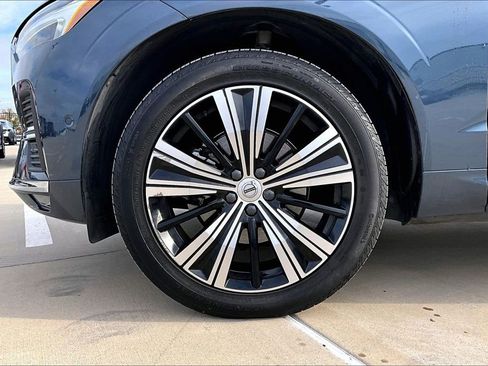 Used 2023 Volvo XC60 B5 Plus w/ Protection Package Premier image 11