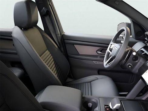 New 2025 Land Rover Discovery Sport Dynamic SE image 22