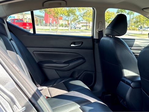 Used 2022 Nissan Altima 2.5 SR image 10