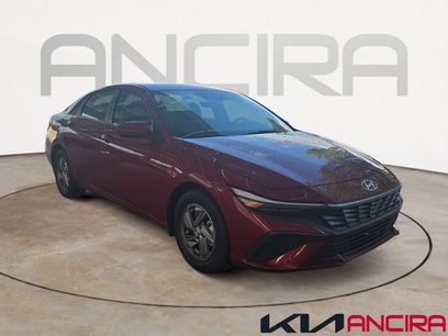 Used 2025 Hyundai Elantra SE