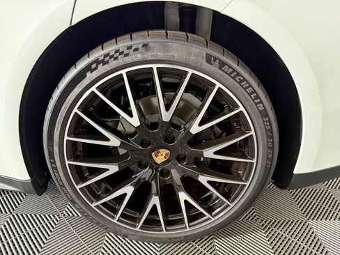 New 2025 Porsche Panamera image 12