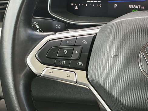 Used 2025 Volkswagen Jetta SE FWD image 17