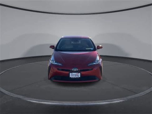 Used 2019 Toyota Prius XLE image 3