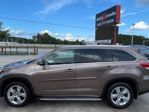 Used 2017 Toyota Highlander Limited FWD image 6