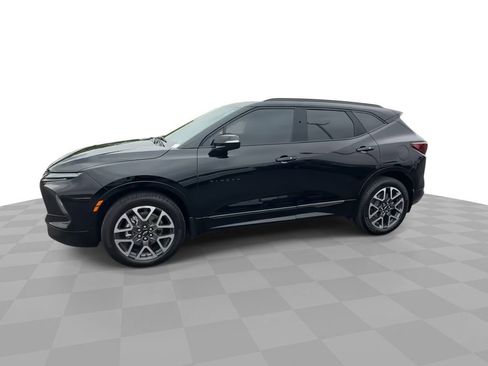 Certified 2023 Chevrolet Blazer RS w/ Driver Confidence II Package FWD image 5