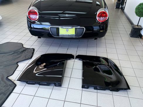 Used 2002 Ford Thunderbird RWD image 9