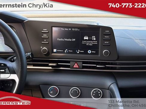 Used 2024 Hyundai Elantra SE FWD image 9