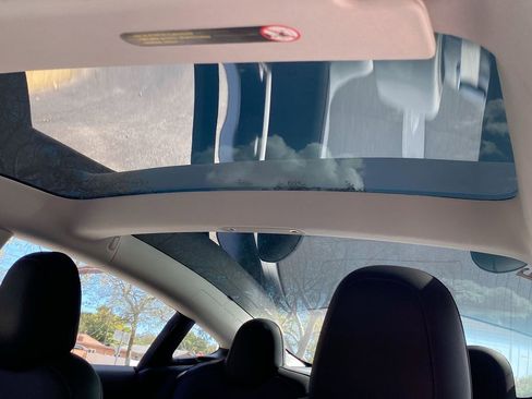 Used 2018 Tesla Model 3 Long Range image 12