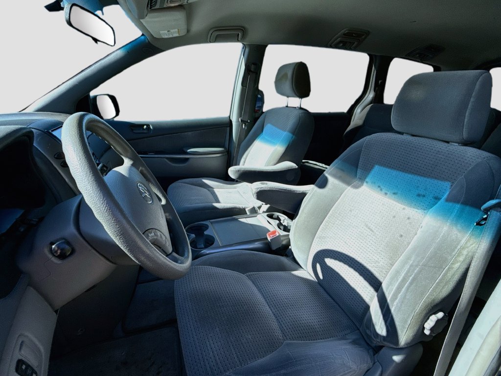Used 2006 Toyota Sienna LE w/ LE Pkg 3 FWD image 25