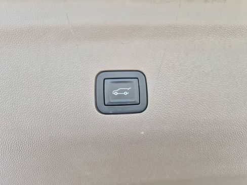 Used 2023 GMC Yukon Denali AWD/4WD image 14