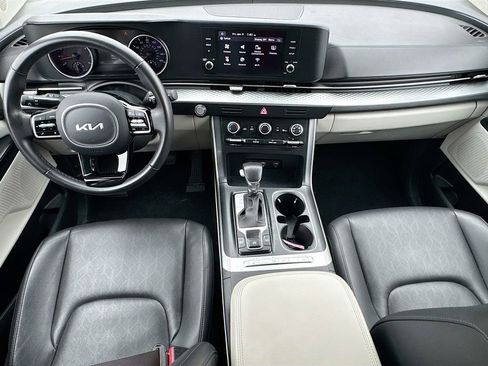 Used 2023 Kia Carnival LX image 27