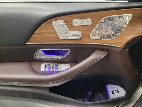 Used 2021 Mercedes-Benz GLS 450 4MATIC image 28