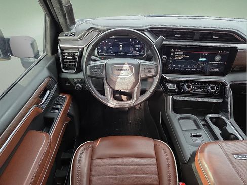 Used 2024 GMC Sierra 3500 Denali Ultimate image 11