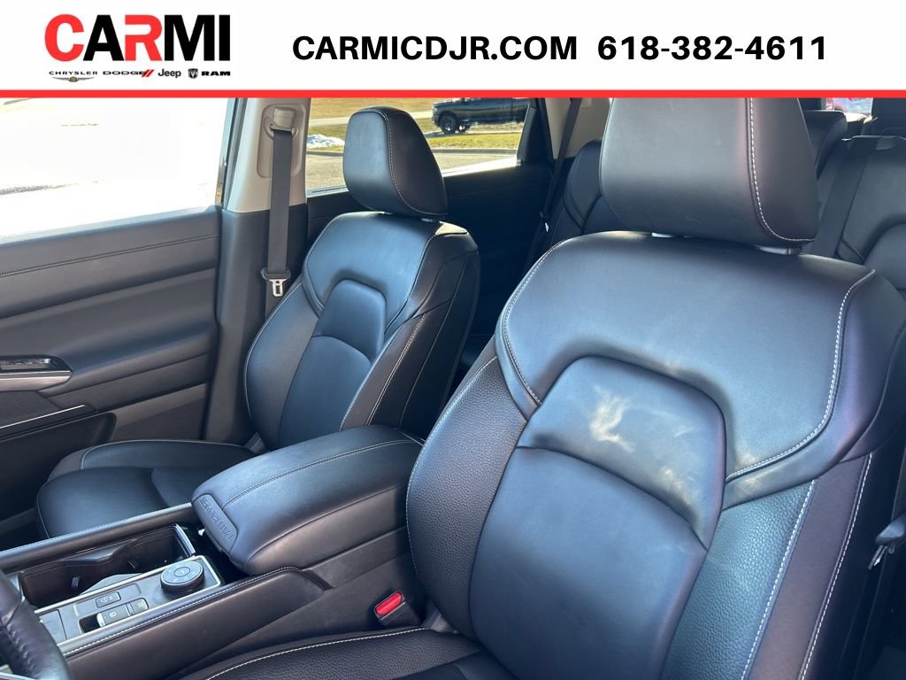 Used 2023 Nissan Pathfinder SL AWD/4WD image 9