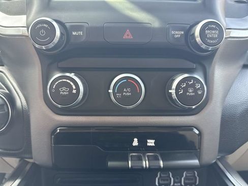 Used 2019 RAM 1500 Big Horn AWD/4WD image 18