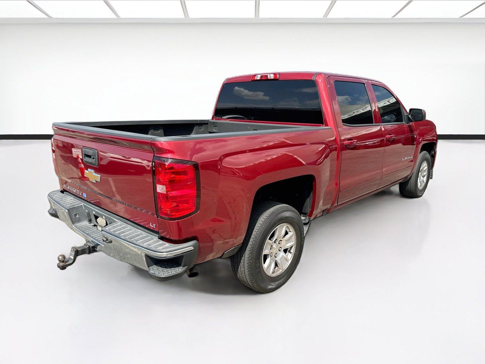 Used 2018 Chevrolet Silverado 1500 LT w/ LT Eassist Package RWD image 4