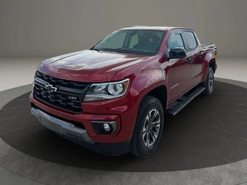 Used 2021 Chevrolet Colorado Z71 AWD/4WD image 3