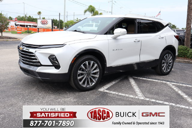 Used 2024 Chevrolet Blazer Premier w/ Enhanced Convenience Package FWD image 3