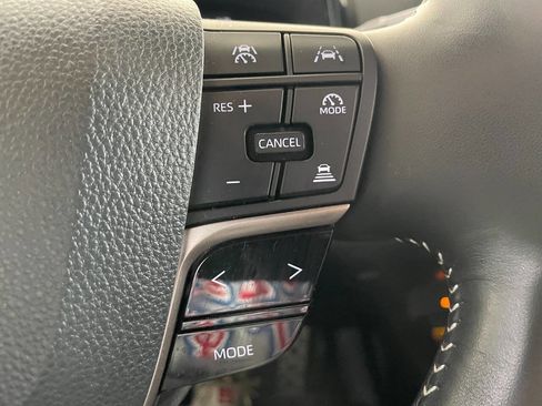 Used 2025 Toyota Camry SE image 39