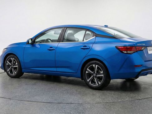 Used 2025 Nissan Sentra SV FWD image 6