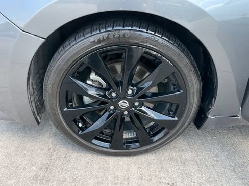 Used 2021 Nissan Maxima SR w/ Sport Mat Group FWD image 29