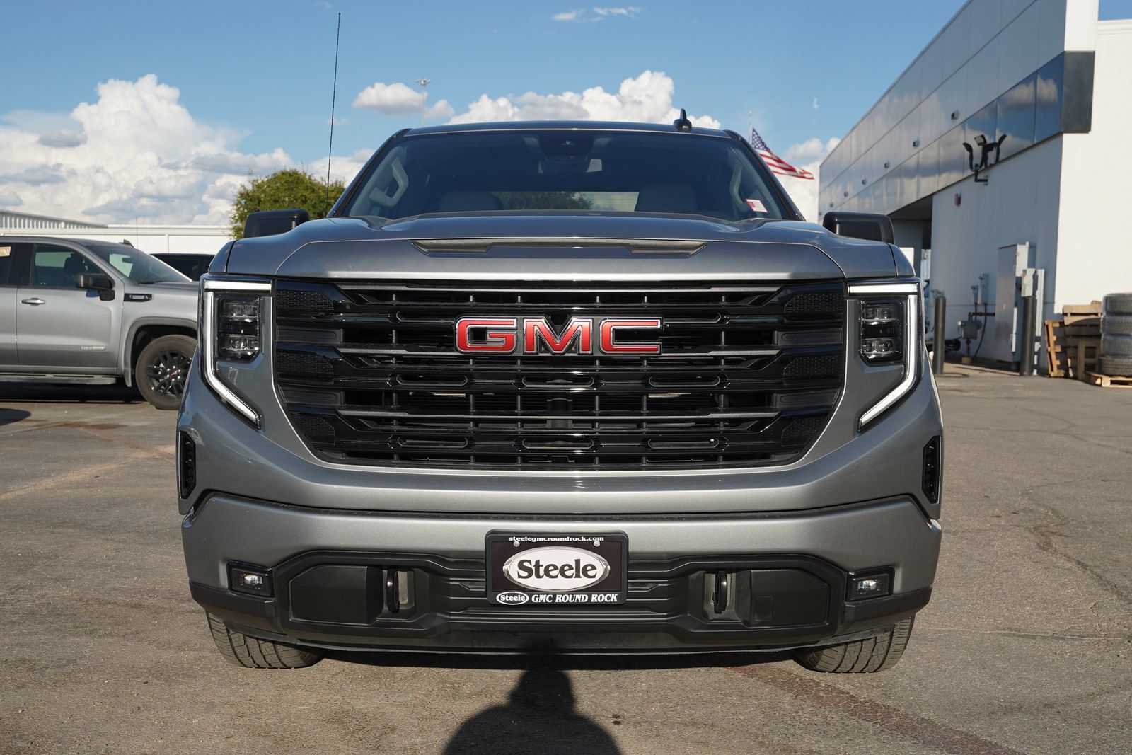 Used 2023 GMC Sierra 1500 Elevation RWD image 2