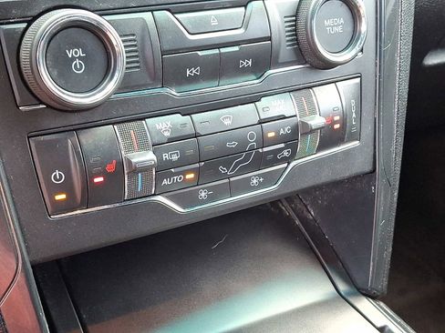 Used 2016 Ford Explorer XLT w/ Equipment Group 202A image 16