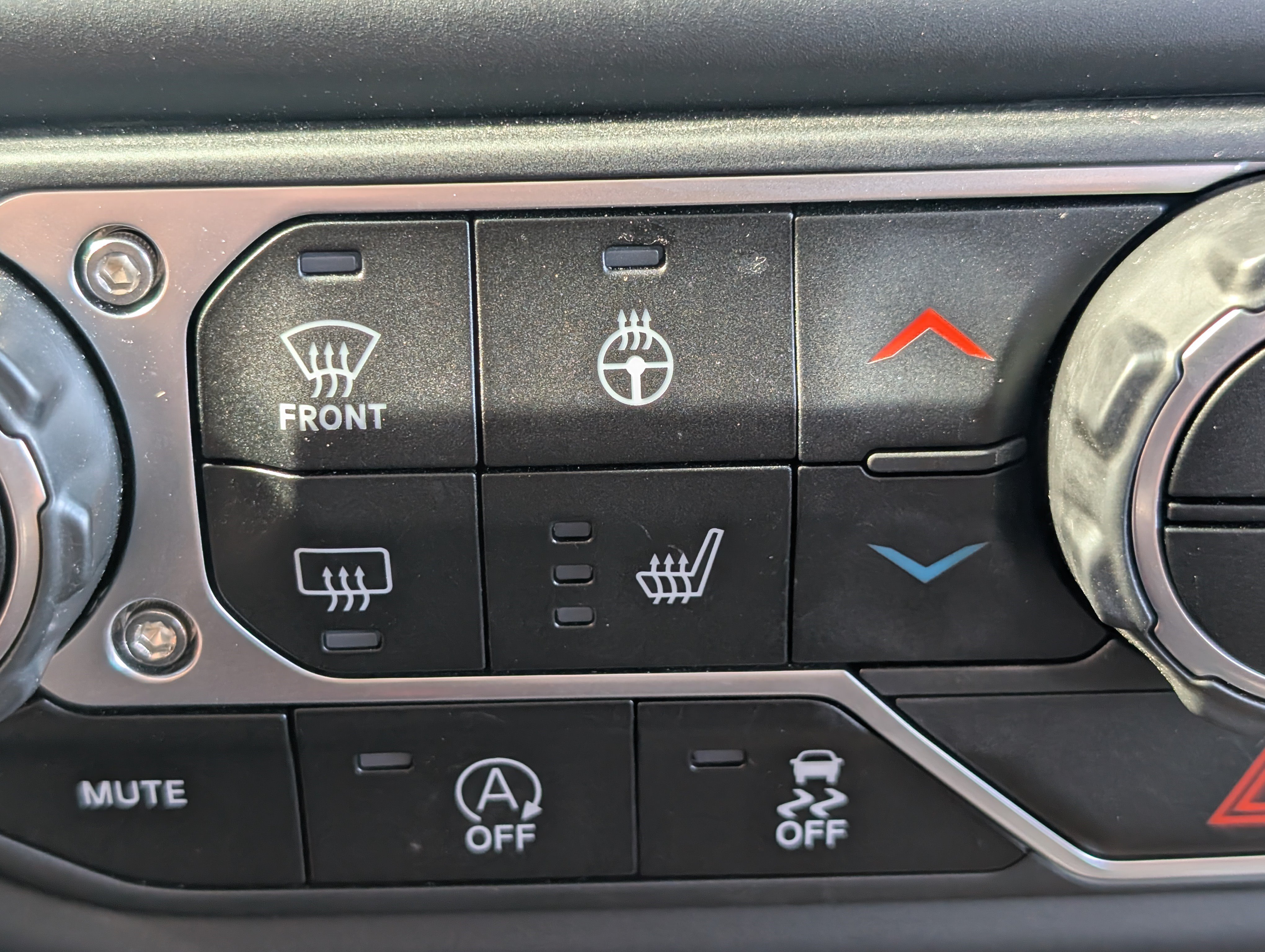 Used 2023 Jeep Gladiator Overland AWD/4WD image 32