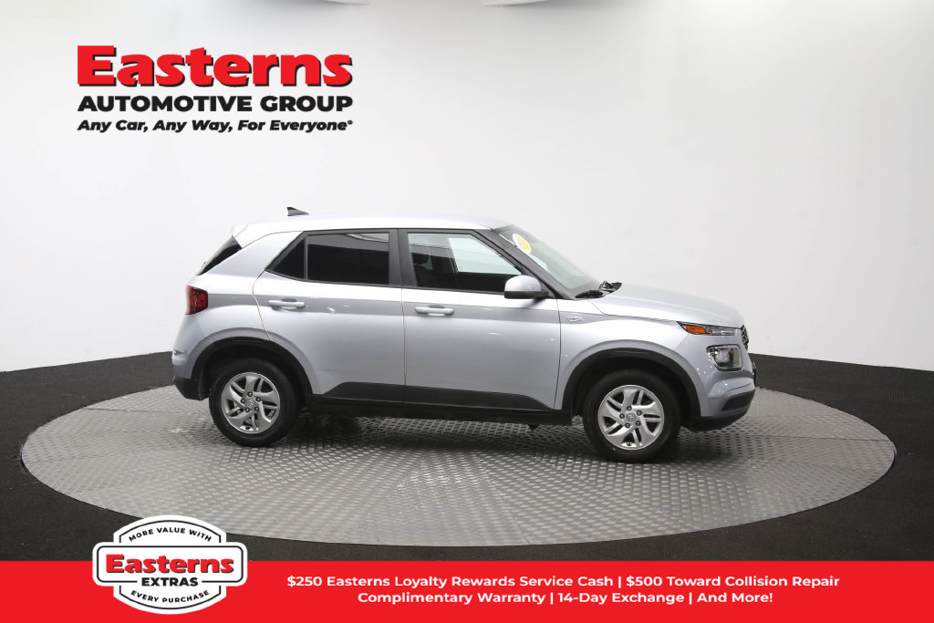 Used 2022 Hyundai Venue SE FWD image 47