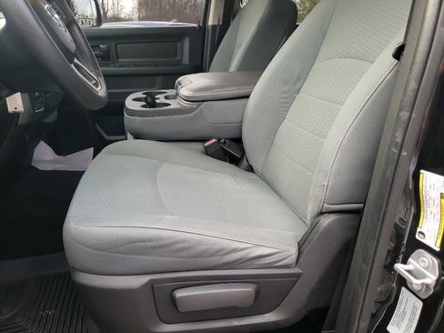 Used 2017 RAM 1500 Express w/ Black Ram 1500 Express Group image 10