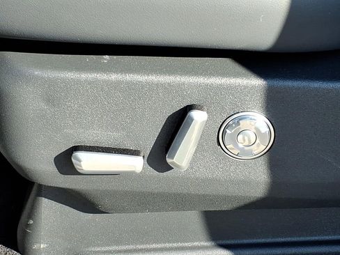 New 2025 Lincoln Navigator Reserve w/ Jet Appearance Package AWD/4WD image 17