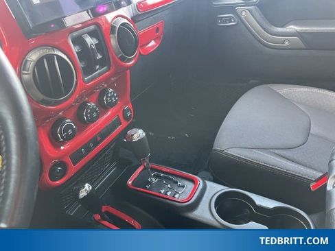 Used 2018 Jeep Wrangler Unlimited Sport image 31