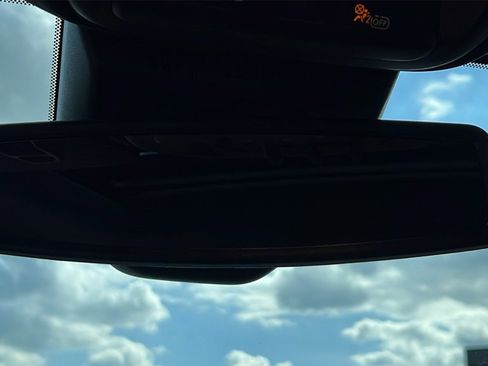 Used 2024 GMC Canyon AT4 image 21