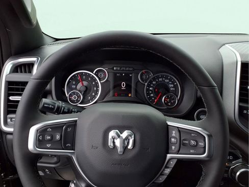 New 2026 RAM 1500 Big Horn w/ Night Edition AWD/4WD image 8