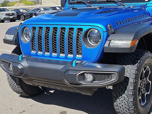 Used 2023 Jeep Wrangler Unlimited Rubicon 4xe w/ Cold Weather Group AWD/4WD image 7