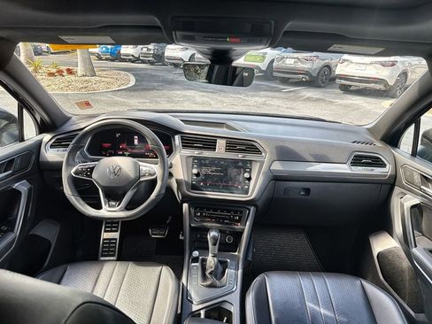 Used 2022 Volkswagen Tiguan SE R-Line image 2