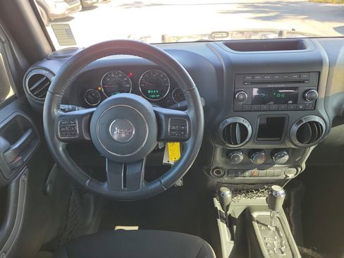 Used 2018 Jeep Wrangler Unlimited Sport w/ Connectivity Group AWD/4WD image 16