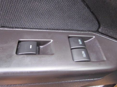 Used 2010 Ford Mustang Convertible image 26