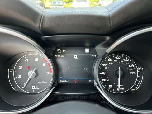Used 2023 Alfa Romeo Stelvio Veloce AWD/4WD image 19