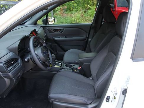 Used 2025 Subaru Forester Premium AWD/4WD image 18