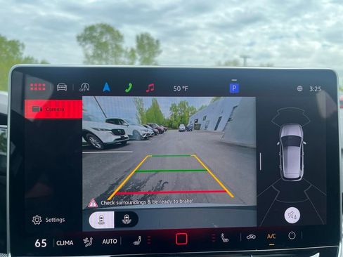 New 2026 Volkswagen GTI SE FWD image 18