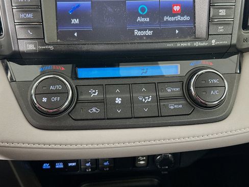 Used 2017 Toyota RAV4 Limited image 23