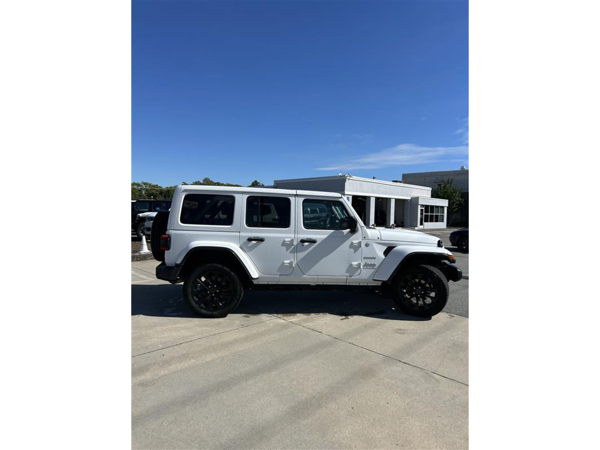 Certified 2024 Jeep Wrangler Unlimited Sahara AWD/4WD image 6
