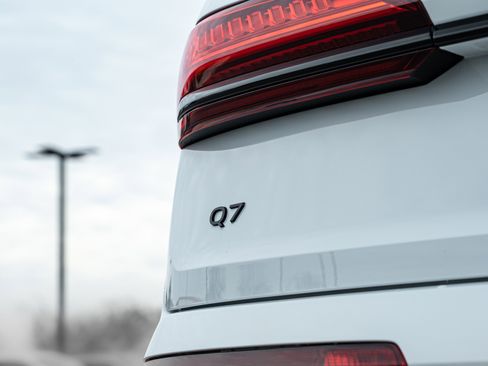 New 2026 Audi Q7 Premium image 33