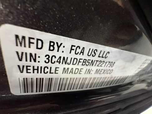 Used 2022 Jeep Compass Latitude image 27