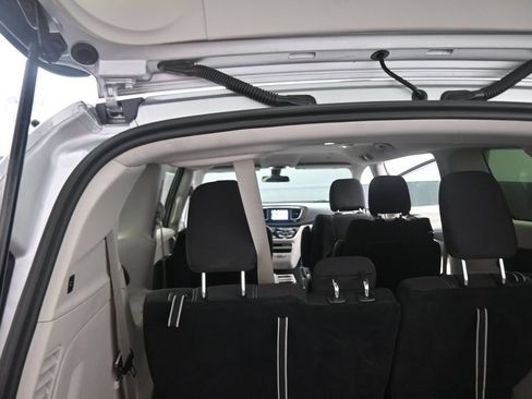 Used 2022 Chrysler Voyager LX FWD image 42
