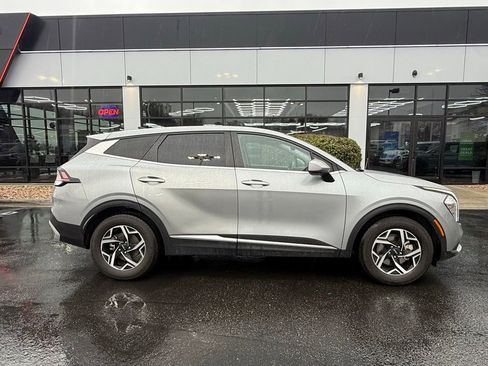 Used 2023 Kia Sportage LX image 8